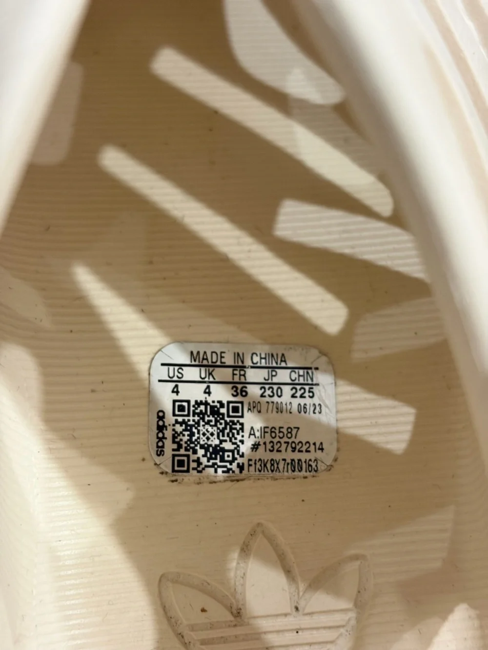 adidas Cream/Off-White Foam Clog with Trefoil Insole size 4/EU 36 - Picture 3 of 3